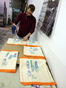 2335a Cole drying tote bags